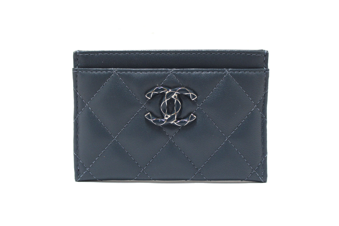 Chanel Blue Quilted Lambskin Leather Card Holder | Italystation.com