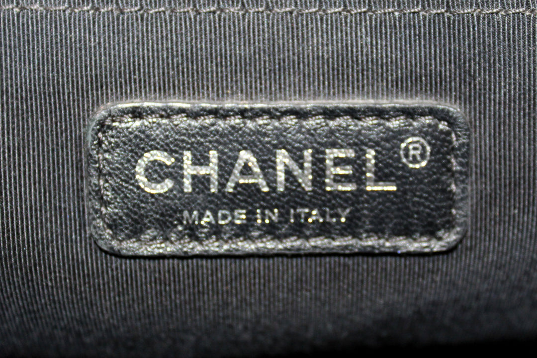 Top Quality Chanel Black Quilted Calfskin Old Medium Boy Shoulder Bag