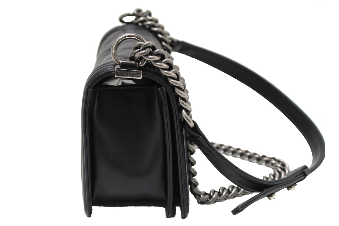 Top Quality Chanel Black Quilted Calfskin Old Medium Boy Shoulder Bag