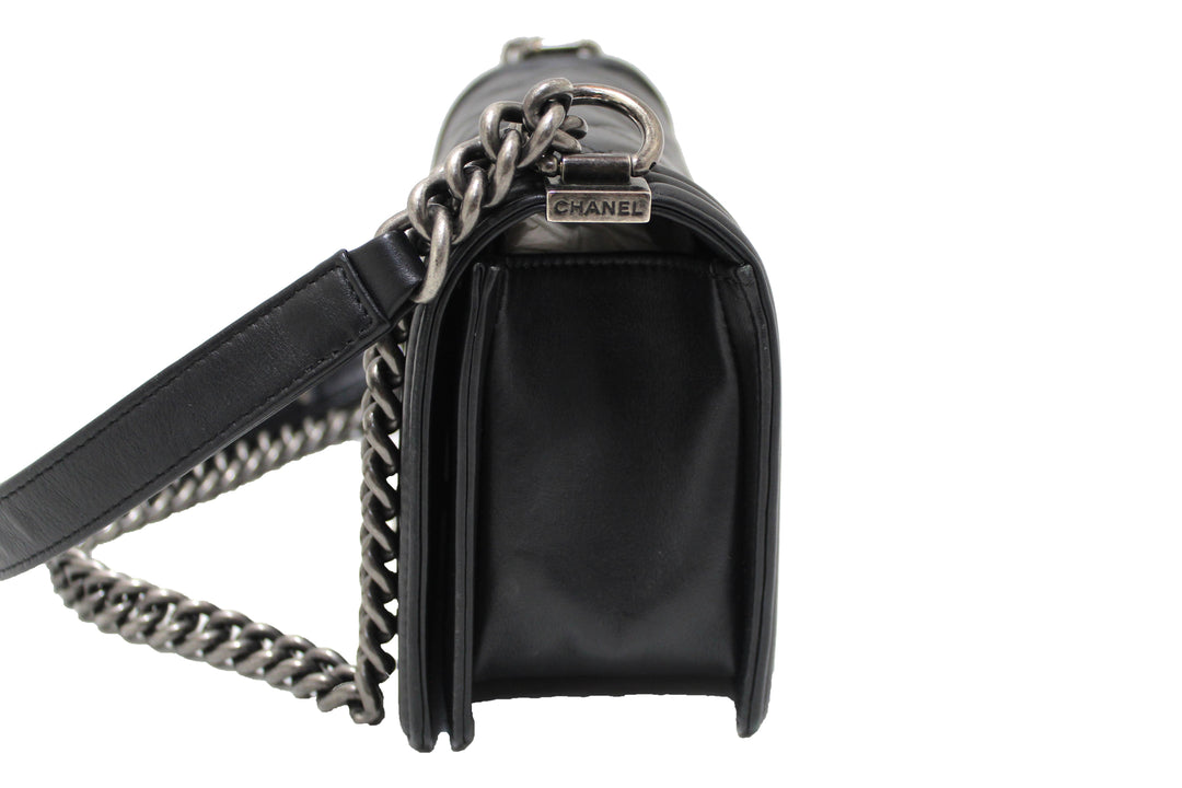 Top Quality Chanel Black Quilted Calfskin Old Medium Boy Shoulder Bag