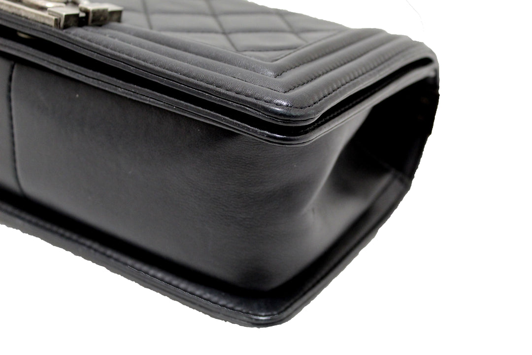 Top Quality Chanel Black Quilted Calfskin Old Medium Boy Shoulder Bag