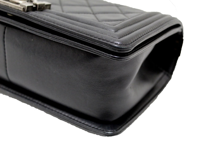 Top Quality Chanel Black Quilted Calfskin Old Medium Boy Shoulder Bag