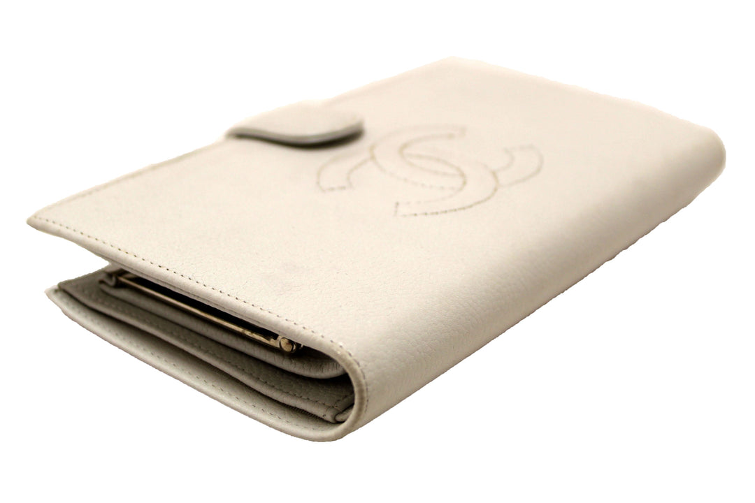 Top Quality Chanel Vintage White Caviar CC Leather Classic Long Wallet
