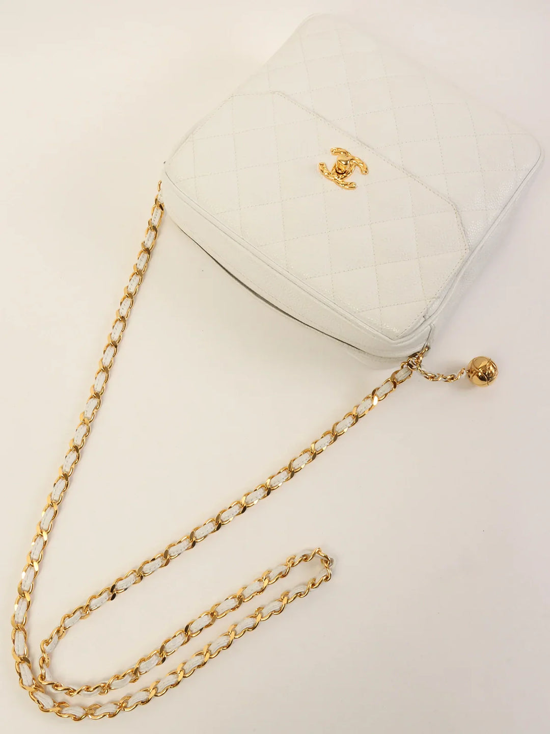 Chanel Around 1992 Made Caviar Skin Turn-Lock Ball Charm Chain Bag White