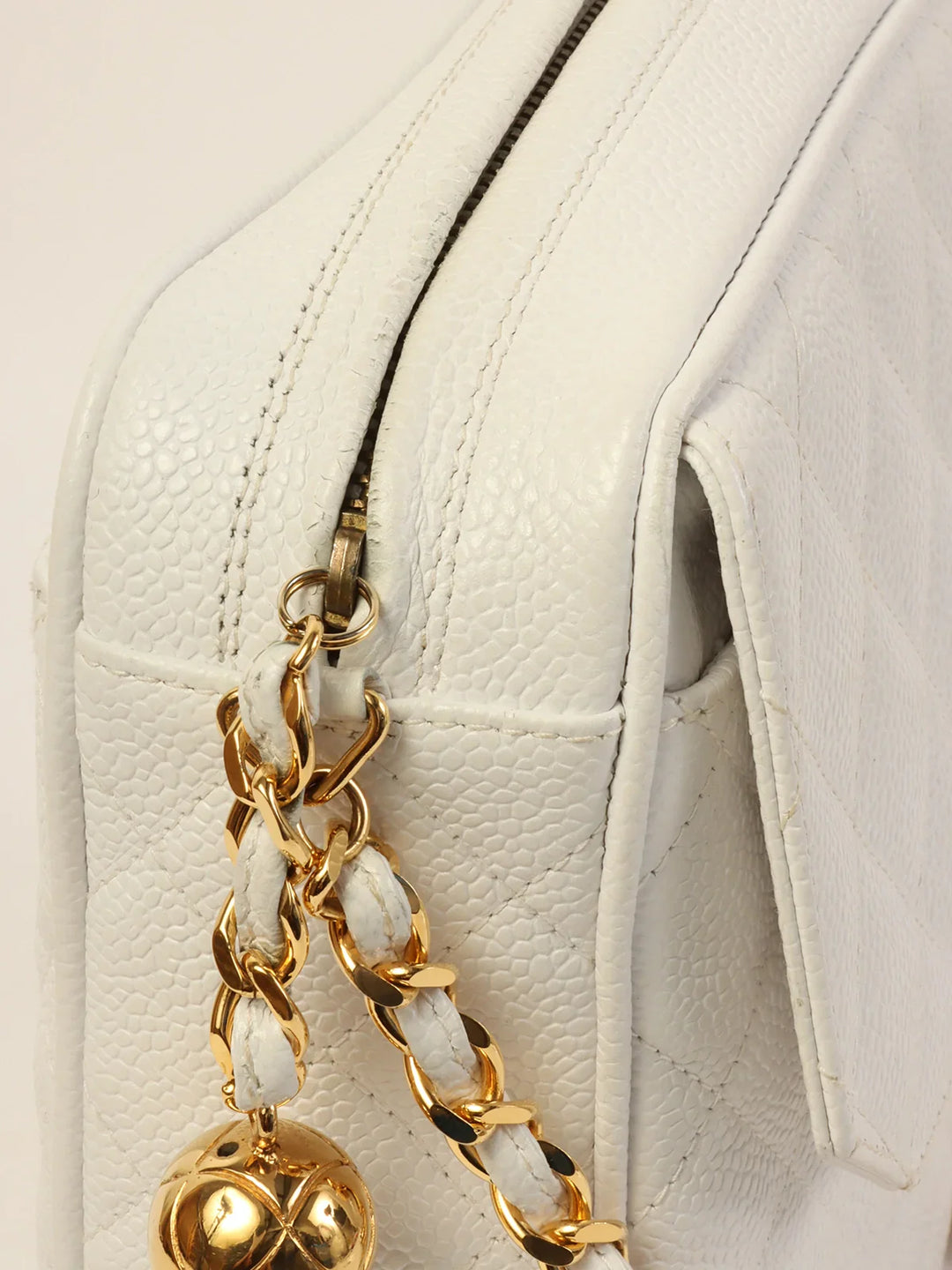 Chanel Around 1992 Made Caviar Skin Turn-Lock Ball Charm Chain Bag White