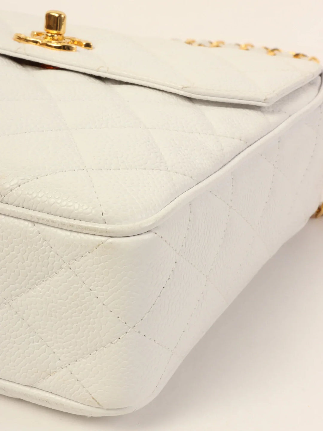 Chanel Around 1992 Made Caviar Skin Turn-Lock Ball Charm Chain Bag White