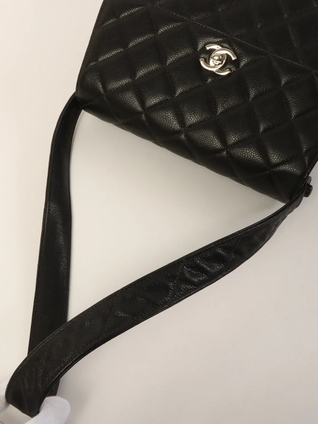 Chanel Around 1997 Made Caviar Skin Turn-Lock Shoulder Bag Black