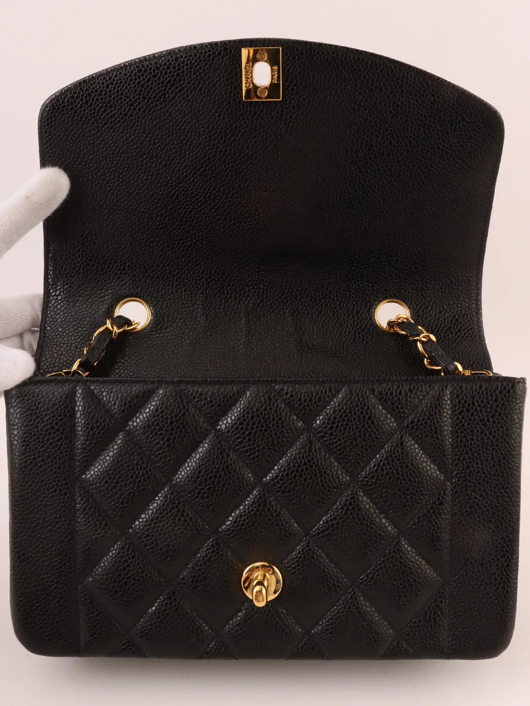 Chanel Around 1992 Made Caviar Skin Diana New Chain Bag 22Cm Black