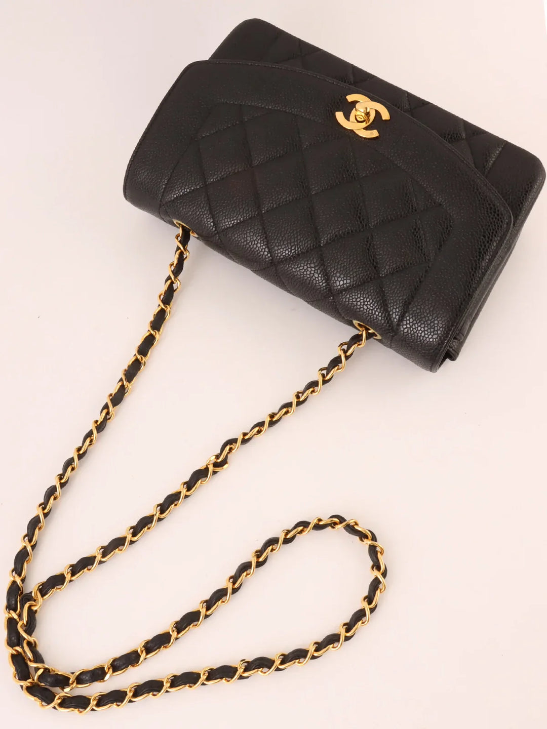 Chanel Around 1992 Made Caviar Skin Diana New Chain Bag 22Cm Black