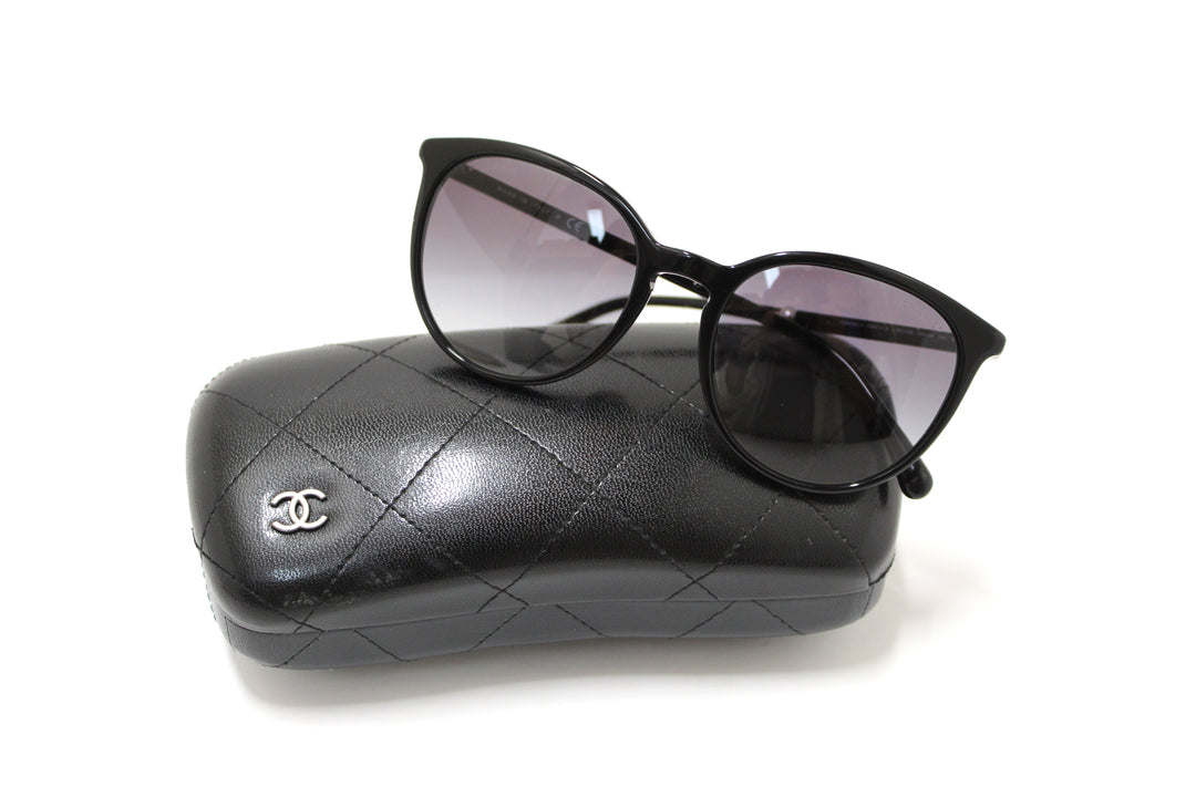Top Quality Chanel Black Acetate Pearl sunglasses