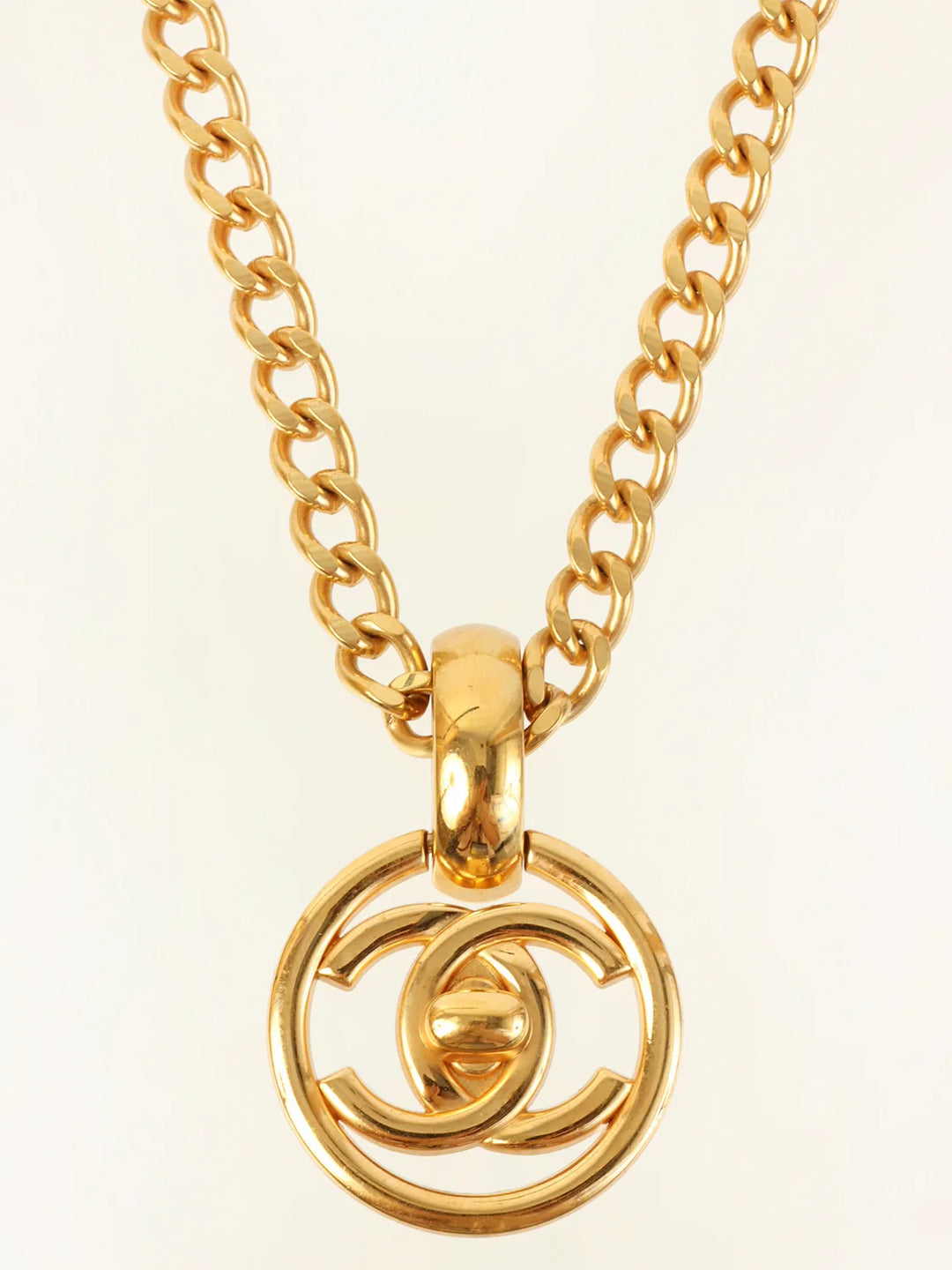 Chanel 1997 Made Circle Turn-Lock Chain Necklace