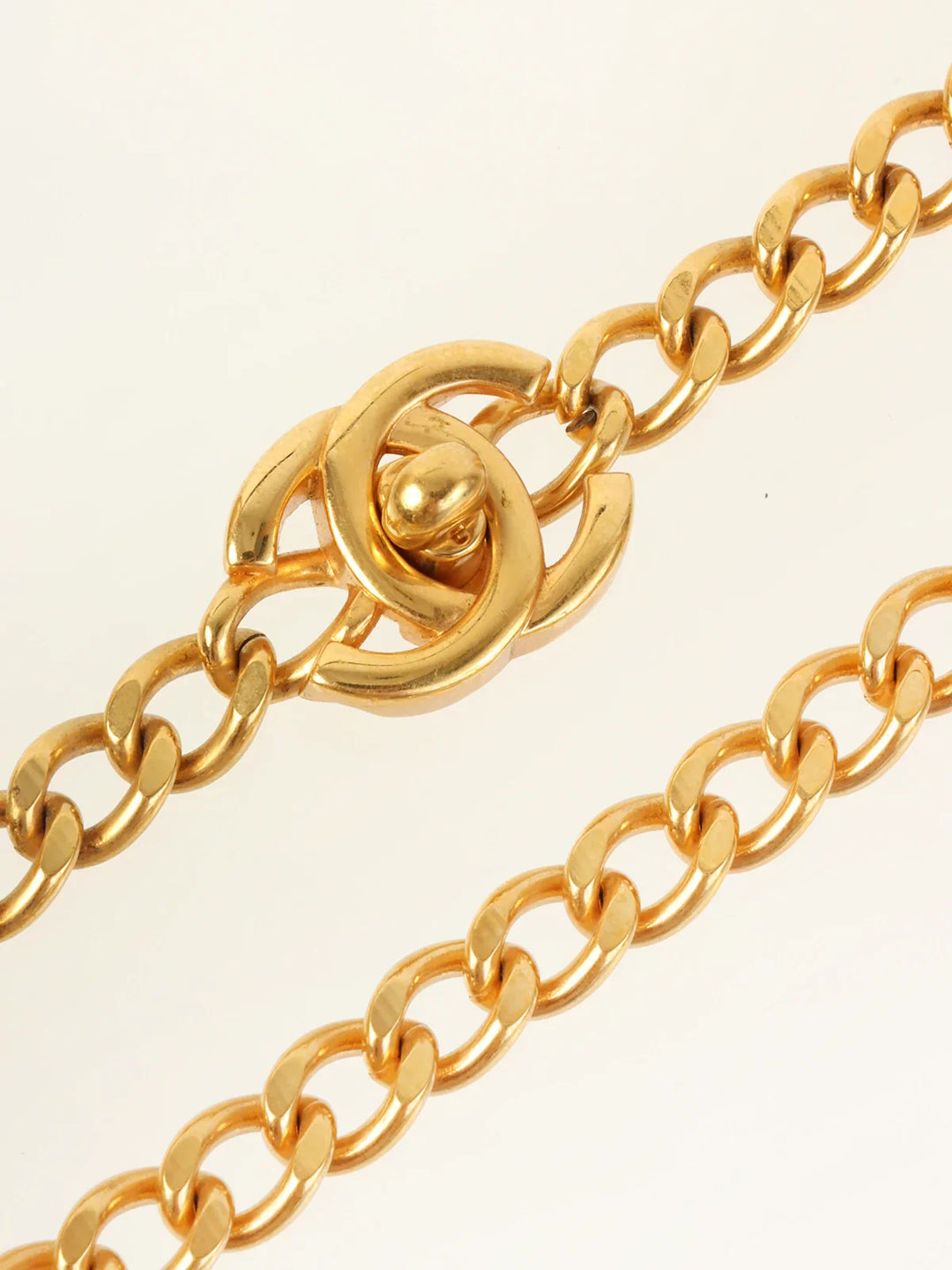 Chanel 1997 Made Circle Turn-Lock Chain Necklace