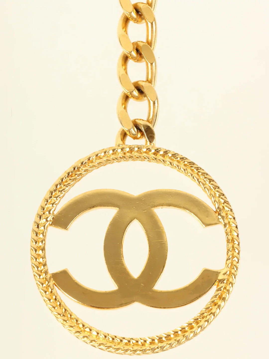 Chanel 1991 Made Round Cc Mark Cutout Key Ring Gold