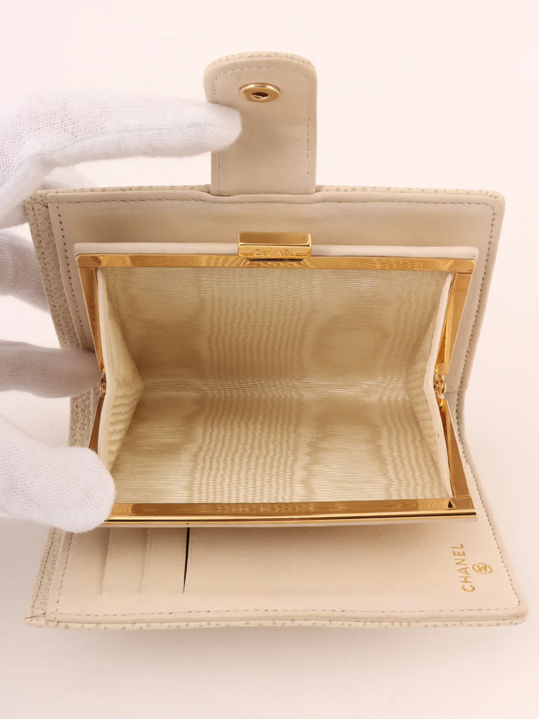 Chanel Around 2001 Made Caviar Skin Cc Mark Stitch Wallet Ivory