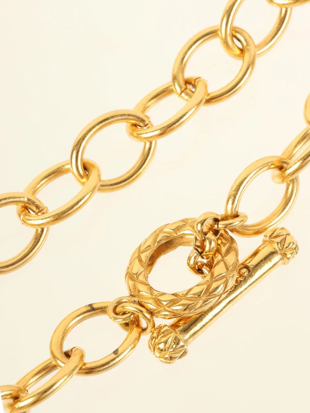 Chanel 1995 Made Oval Cutout Cc Mark Plate Chain Long Necklace Gold