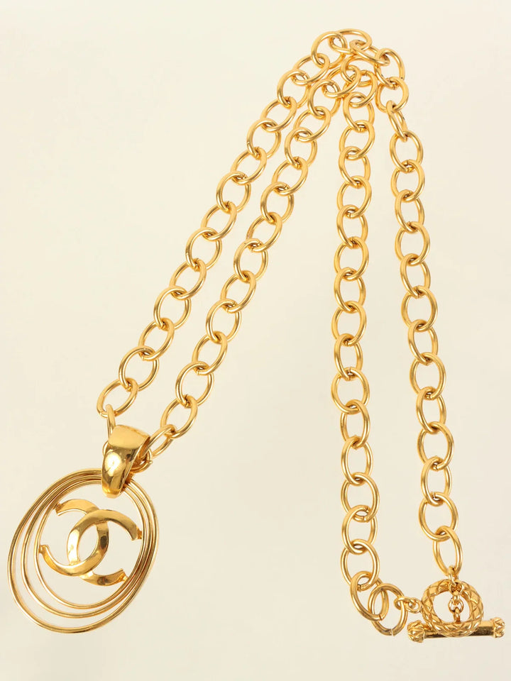 Chanel 1995 Made Oval Cutout Cc Mark Plate Chain Long Necklace Gold
