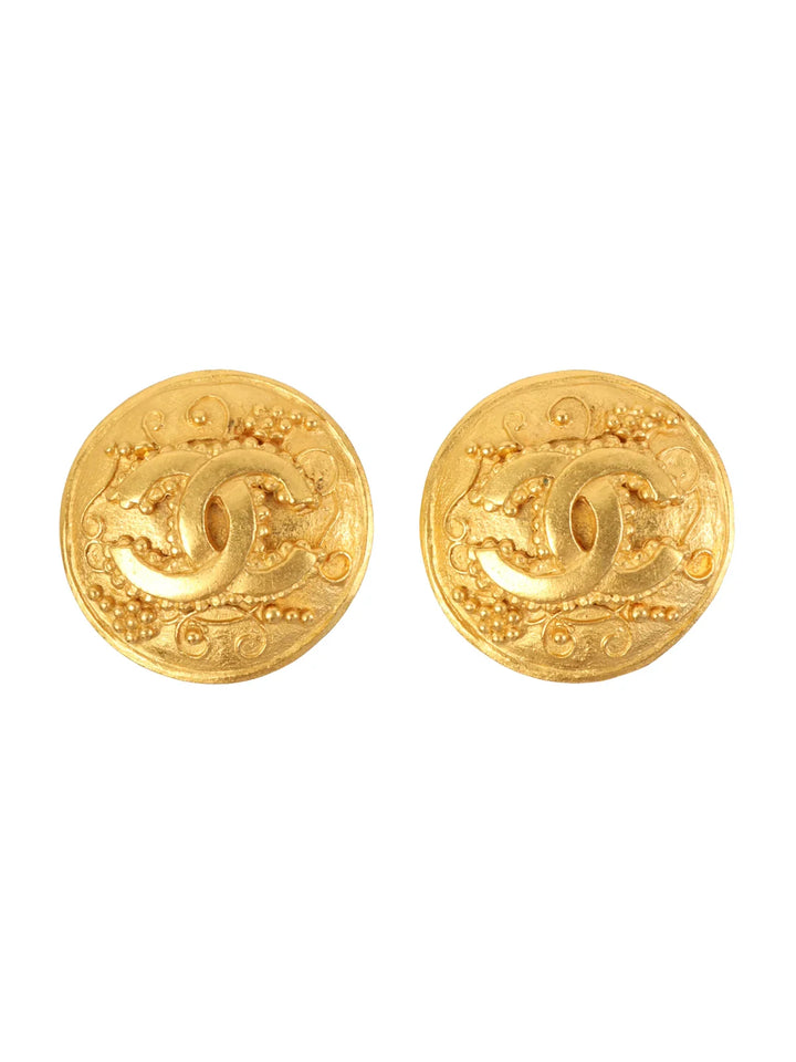 Chanel 1996 Made Round Dotted Cc Mark Earrings Gold