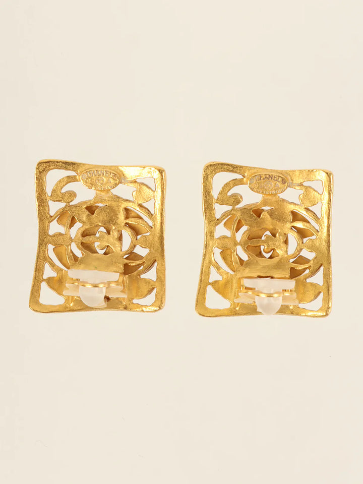 Chanel 1995 Made Cutout Cc Mark Earrings Gold