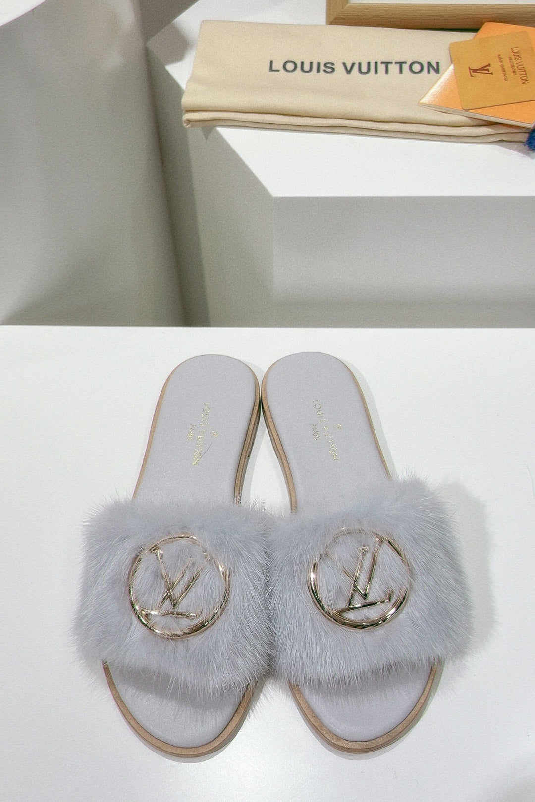 SE1173 LB Mink Fur Flat Mule / Size5-12