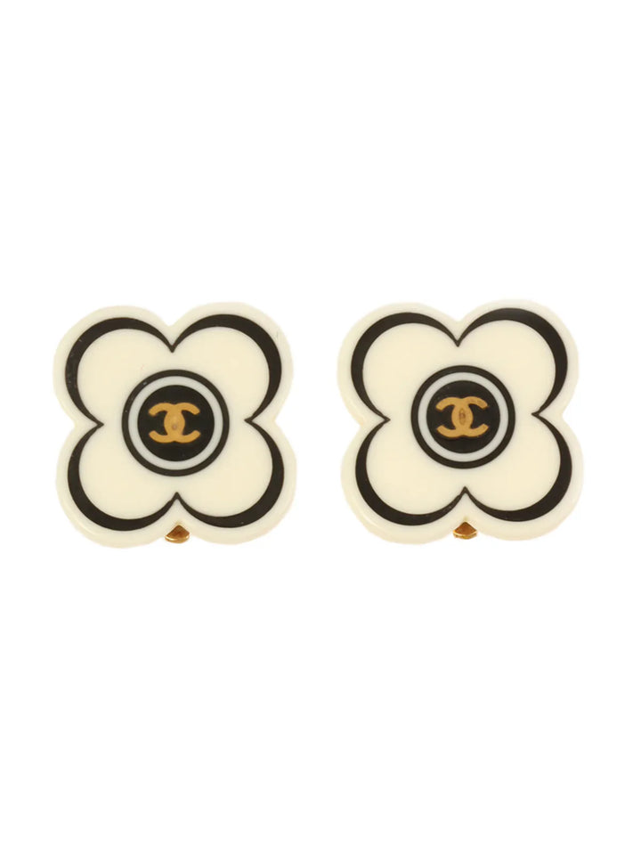 Chanel 2002 Made Clover Cc Mark Earrings White/Gold