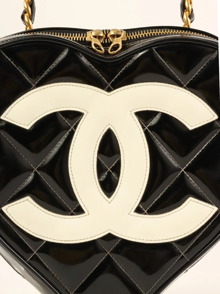 Chanel Around 1995 Made Patent Heart Cc Mark Stitch Vanity Black/White