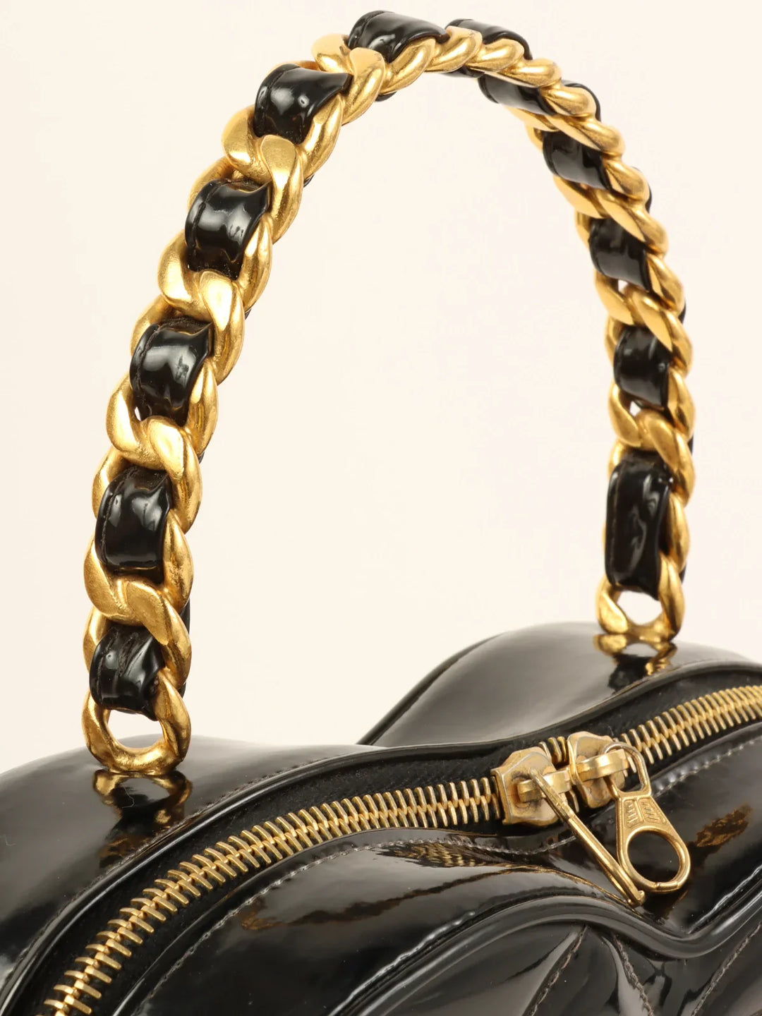 Chanel Around 1995 Made Patent Heart Cc Mark Stitch Vanity Black/White