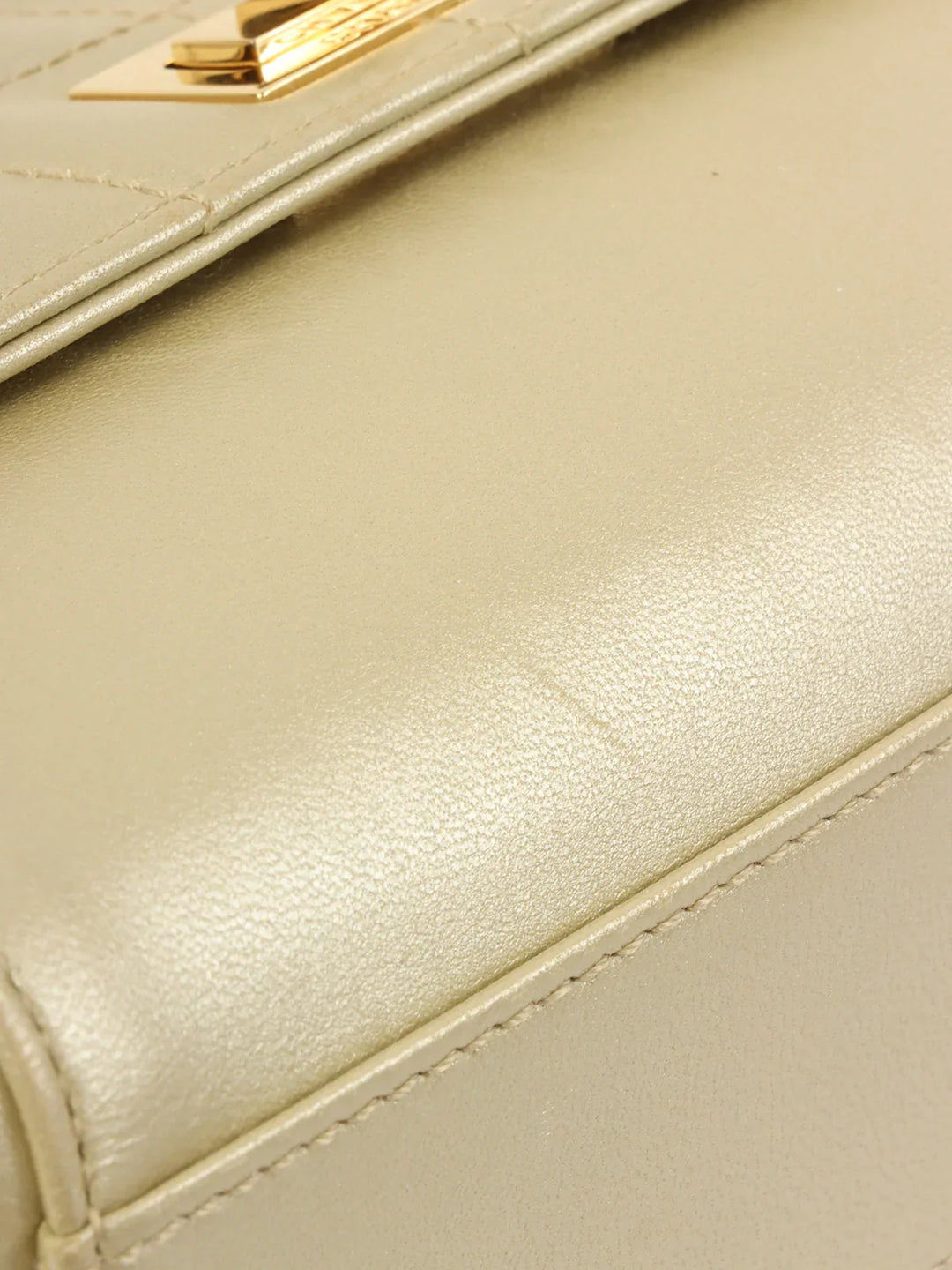 Chanel Around 2001 Made Chocolate Bar 2.55 Mini Chain Bag Champagne Gold