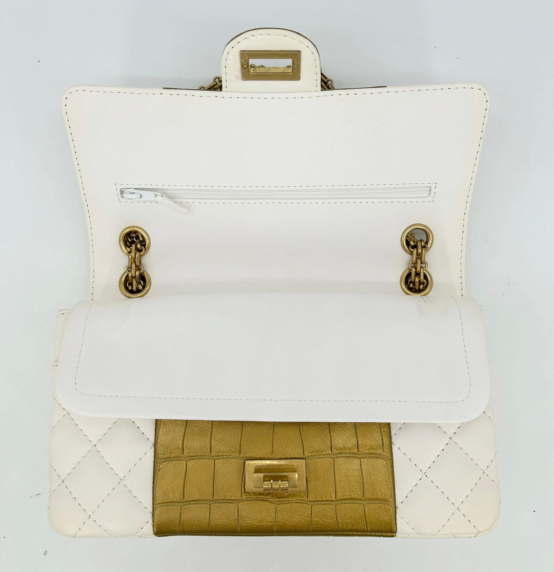 Chanel NEW Cream Leather Gold Alligator Double New Classic 2.55 Reissue NWT