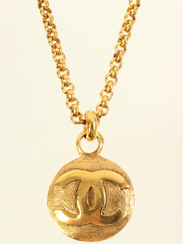 Chanel 1994 Made Round Cc Mark Necklace Gold