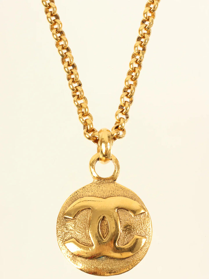 Chanel 1994 Made Round Cc Mark Necklace Gold