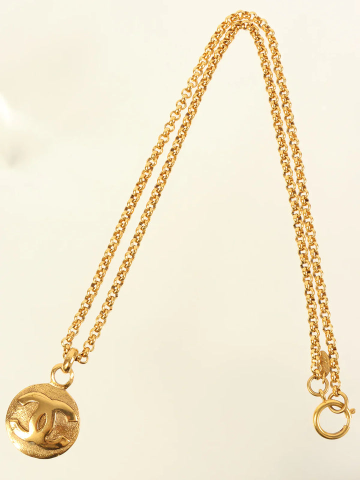 Chanel 1994 Made Round Cc Mark Necklace Gold