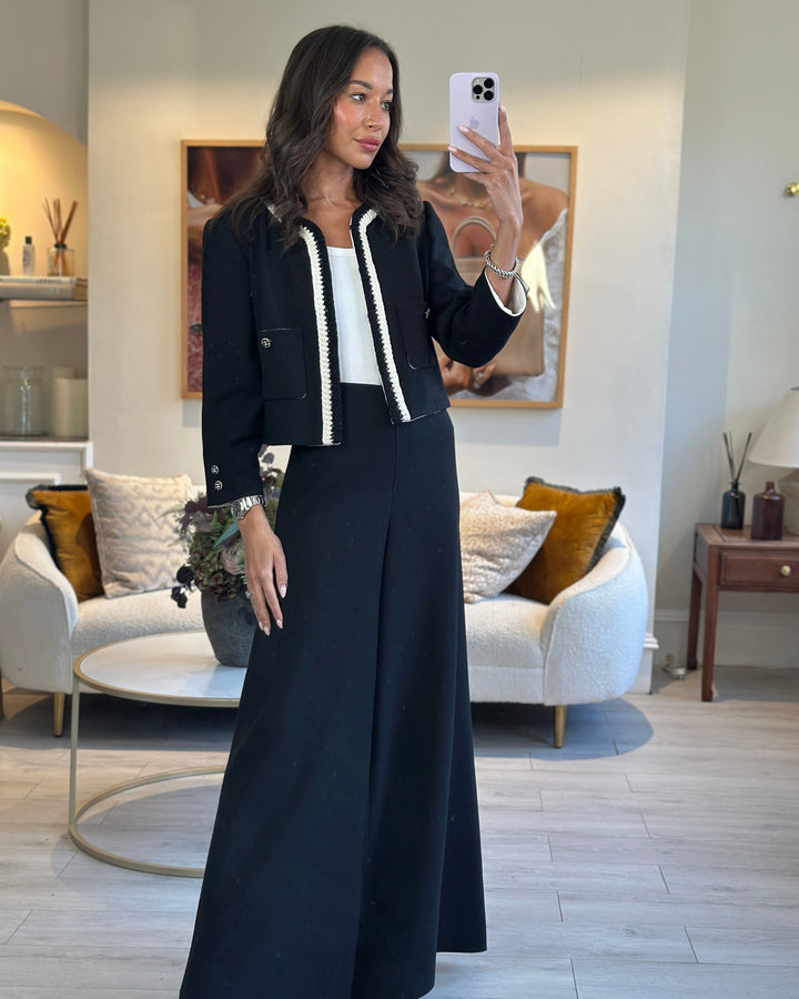 *SUPER HOT* Top Quality Chanel 22C Black, White Metallic Tweed Trim Silk Jacket and Wide-Leg Trouser Set with Crystal CC Logo Detail Size FR 42-44 (UK 14-16) Jacket RRP ¬£5,420