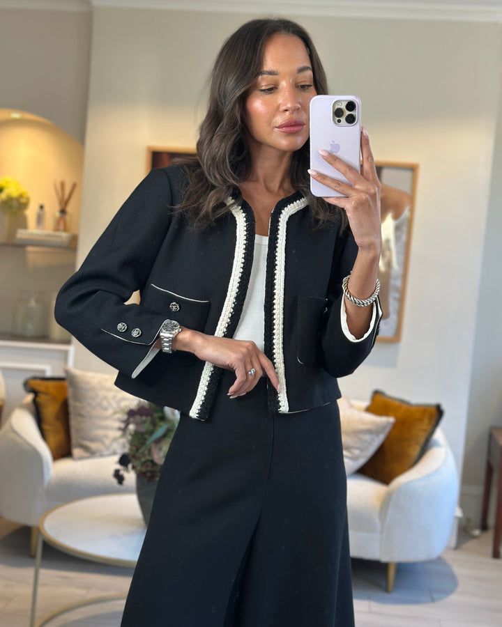 *SUPER HOT* Top Quality Chanel 22C Black, White Metallic Tweed Trim Silk Jacket and Wide-Leg Trouser Set with Crystal CC Logo Detail Size FR 42-44 (UK 14-16) Jacket RRP ¬£5,420