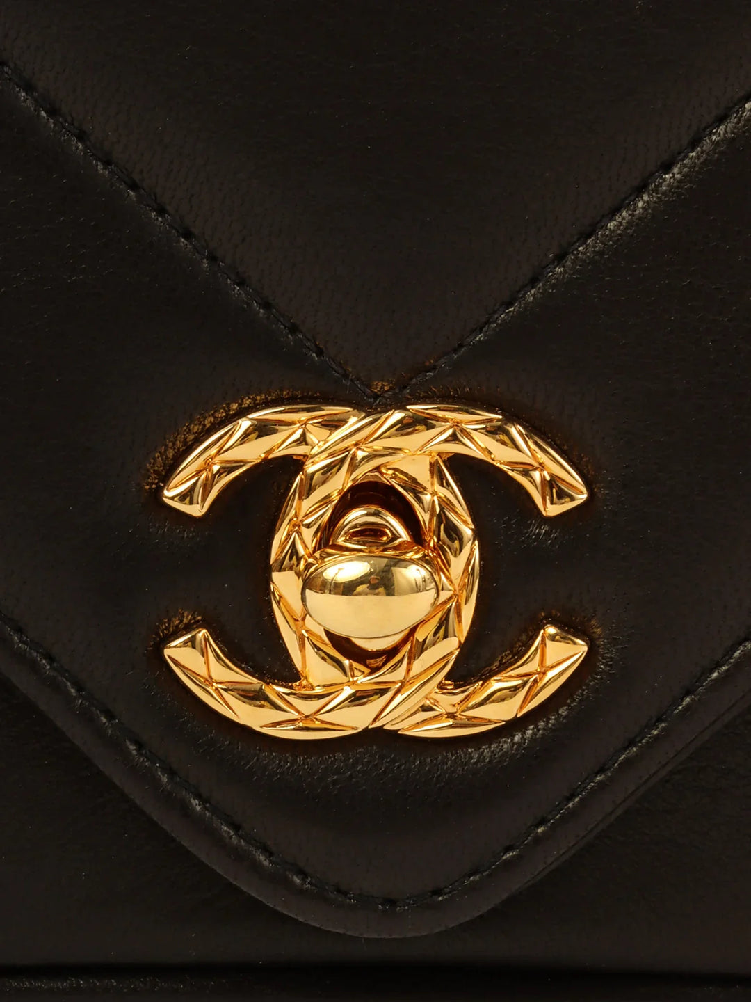 Chanel Around 1992 Made Chevron Turn-Lock Bijoux Chain Bag Black