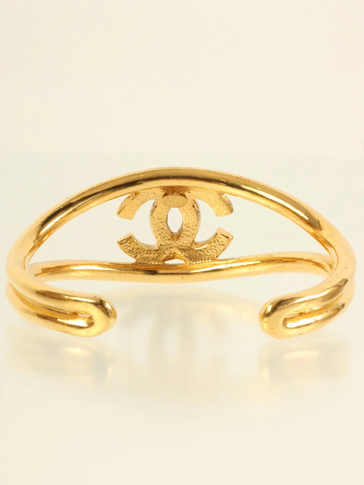 Chanel 1997 Made Cc Mark Cutout Plate Bangle Gold