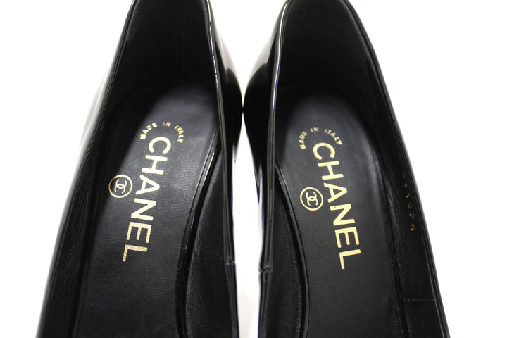 Top Quality Chanel Black Patent Leather CC Pearl Embellished Heel Peep Toe Pumps Size 38