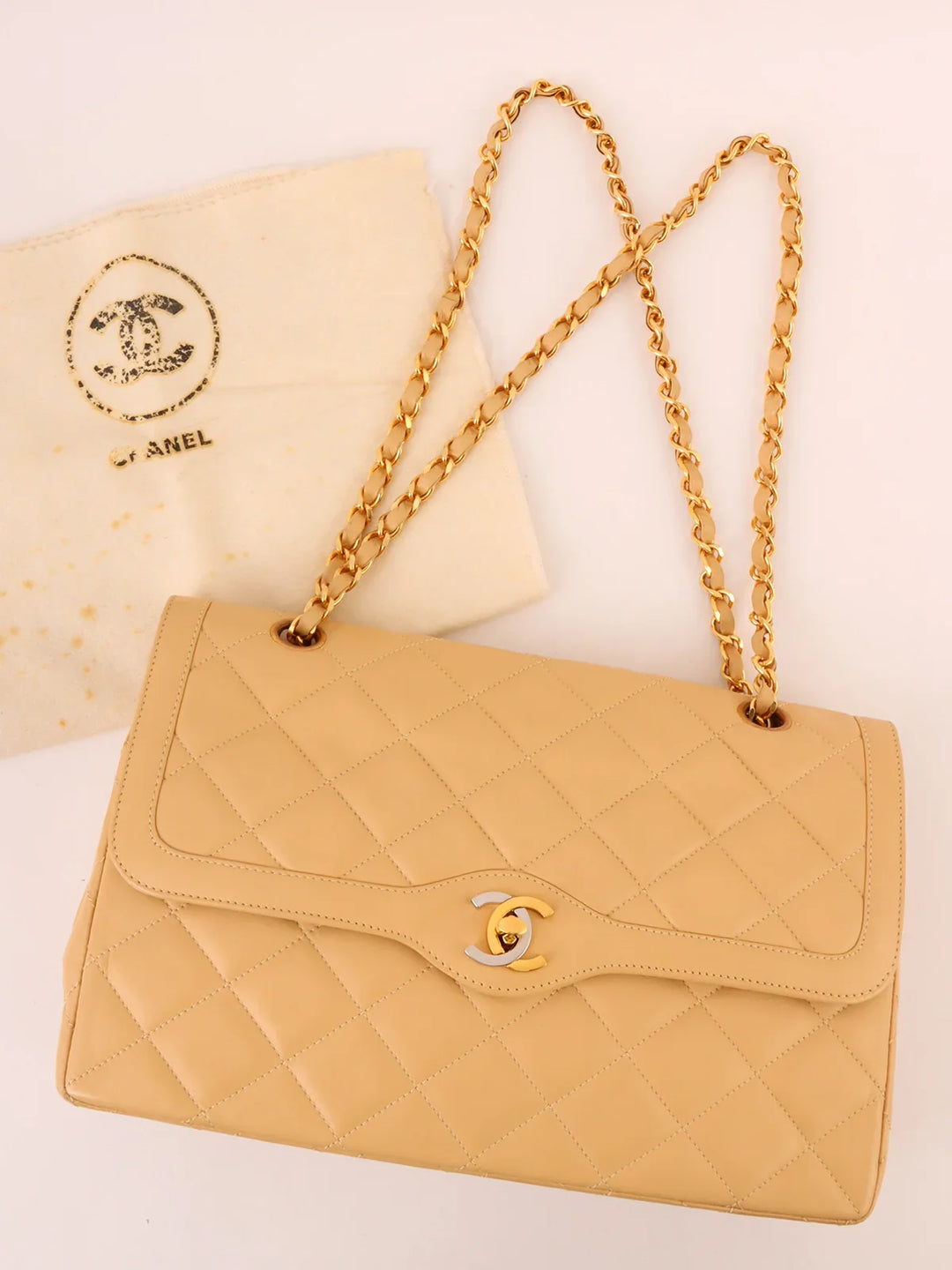 Chanel Around 1992 Made Paris Limited Design New Turn-Lock Chain Bag Beige