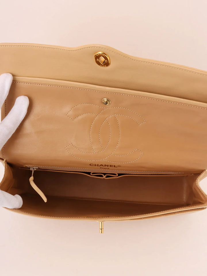 Chanel Around 1992 Made Paris Limited Design New Turn-Lock Chain Bag Beige