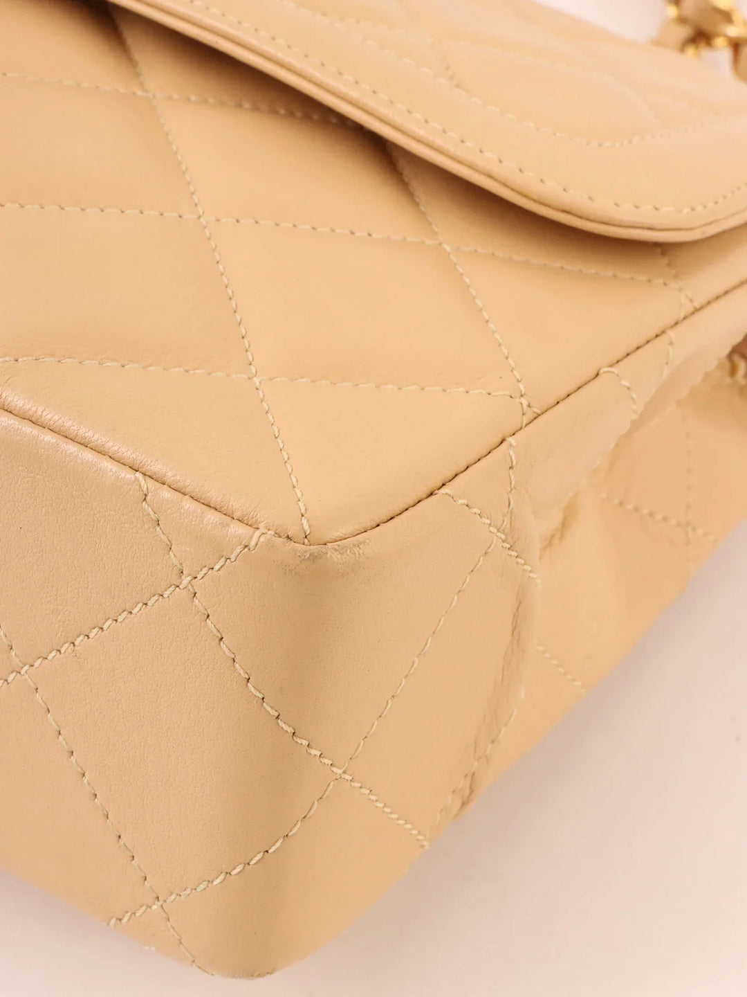 Chanel Around 1992 Made Paris Limited Design New Turn-Lock Chain Bag Beige