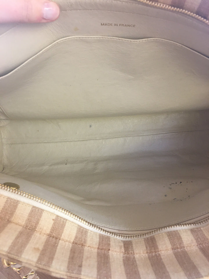 Chanel Shoulder Bag in Beige Fabric