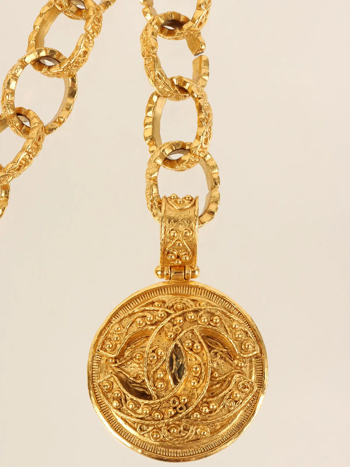Chanel 1994 Made Round Logo Dotted Cc Mark Charm Chain Belt Gold