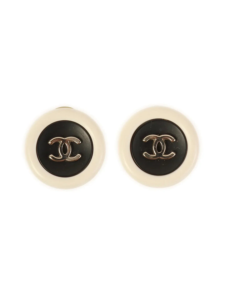 Chanel 1996 Made Round Cc Mark Earrings White/Black