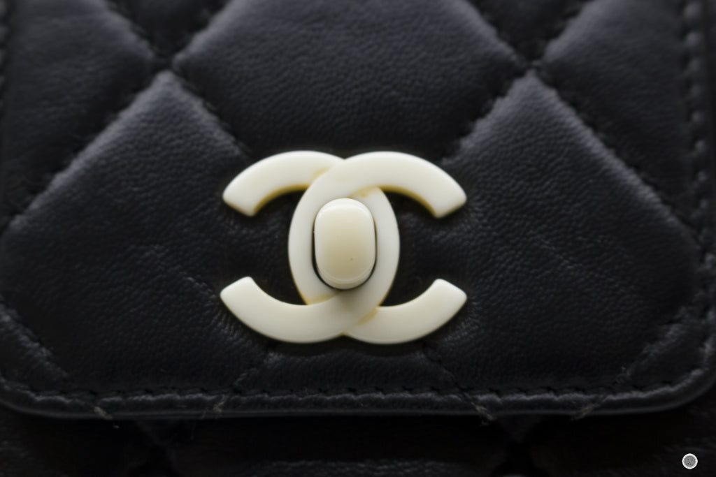 Top Quality Chanel Vintage With Resin Woven Chain And Lock Black Lambskin Tote Bag