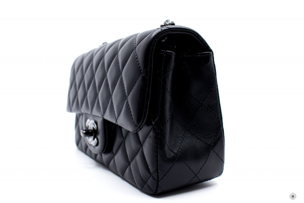 Top Quality Chanel A69900 B06311 Classic CC Flap  Black / 94305 Lambskin Shoulder Bags Bkhw