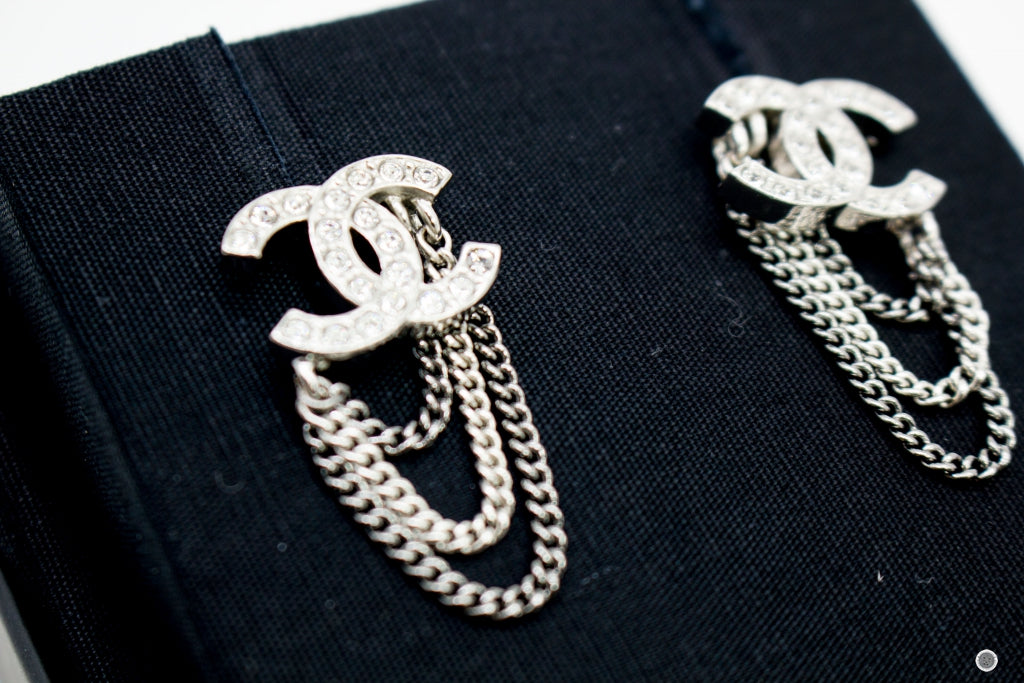 Top Quality Chanel AB7062B06545 CC Logo With Cyrstal And Chains Silver / NF074 Metal 1.8CMX1.3CM Earrings Shw