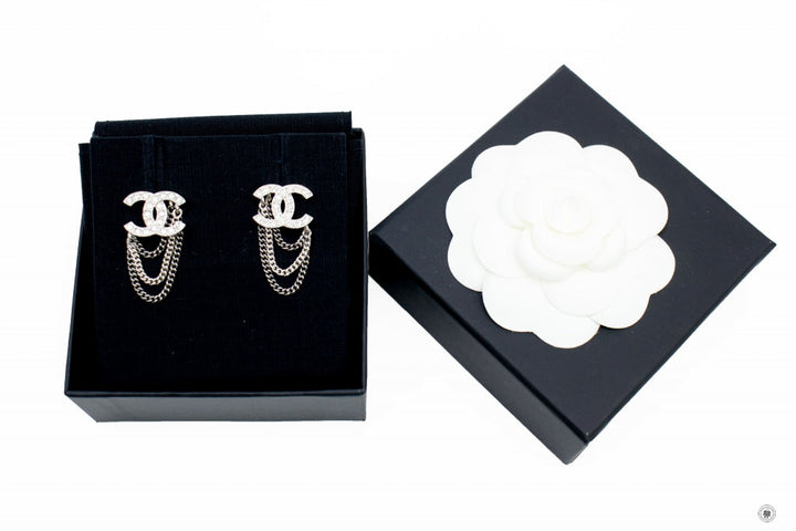 Top Quality Chanel AB7062B06545 CC Logo With Cyrstal And Chains Silver / NF074 Metal 1.8CMX1.3CM Earrings Shw