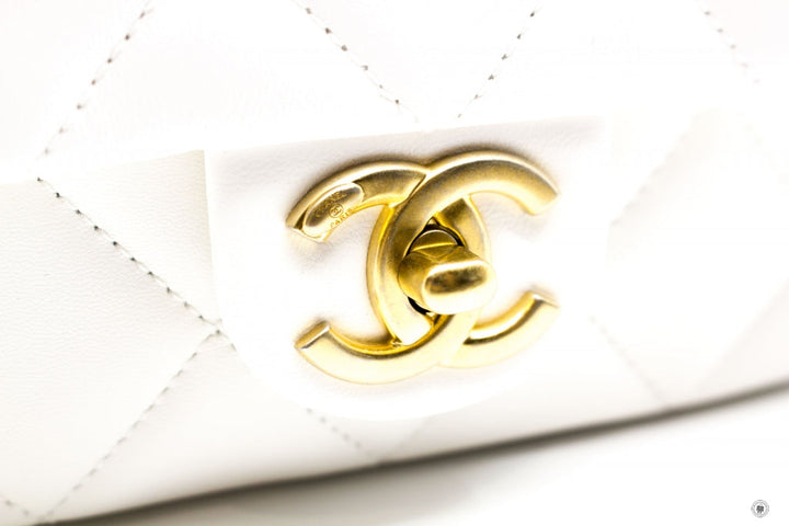 Top Quality Chanel AS2855 B06895 10601 Mini Flap Bag With Pearl Chain White / 10601 Lambskin Shoulder Bags Gbhw