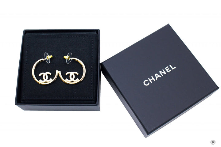 Top Quality Chanel AB8130B07818 Hoop With CC Logo  Gold / NH237 Metal 2.5X2.5 CM Earrings