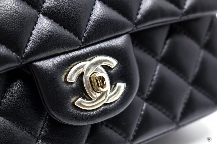 Top Quality Chanel AS2431B06660 Mini Flap Bag With Top Handle Black / 94305 Lambskin Shoulder Bags Ghw