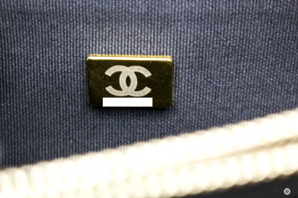 Top Quality Chanel AS3168B07894 Vanity Case  Black / 94305 Caviar Shoulder Bags Ghw